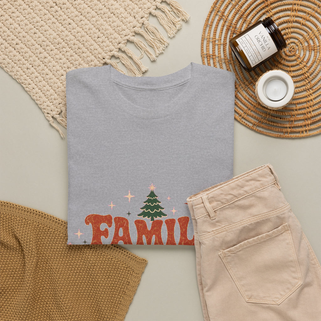 Retro Family Christmas 2026 Heavy Cotton Tee